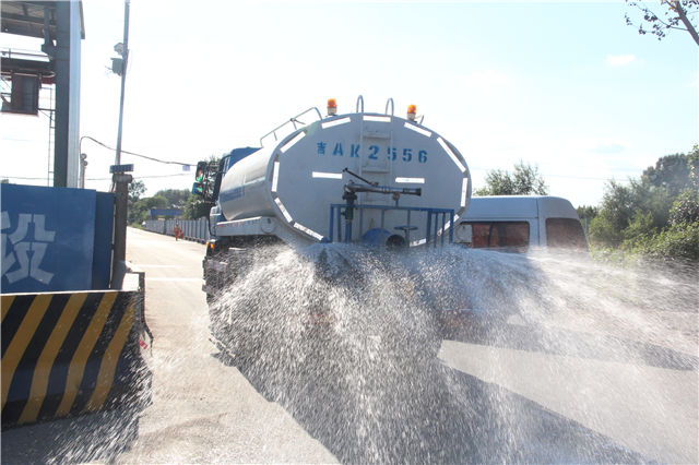 洒水车.jpg