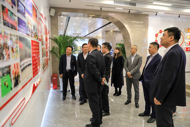 参观建投党建文化展厅.jpg 参观建投党建文化展厅.jpg